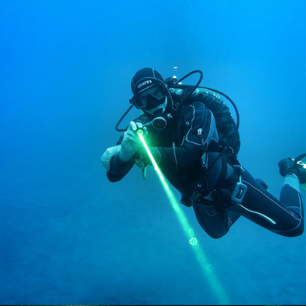 Lanterna scuba D570-GL cu laser verde