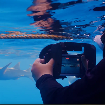 Unterwassergehäuse mit Wassersport-Kit SeaTouch 4 Max Plus